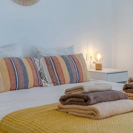 Cliff Haven Sea View - Adults Only Apartment